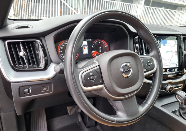 Volvo XC 60 cena 144900 przebieg: 66893, rok produkcji 2019 z Warszawa małe 781